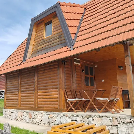 Vikendica Tarska Car *